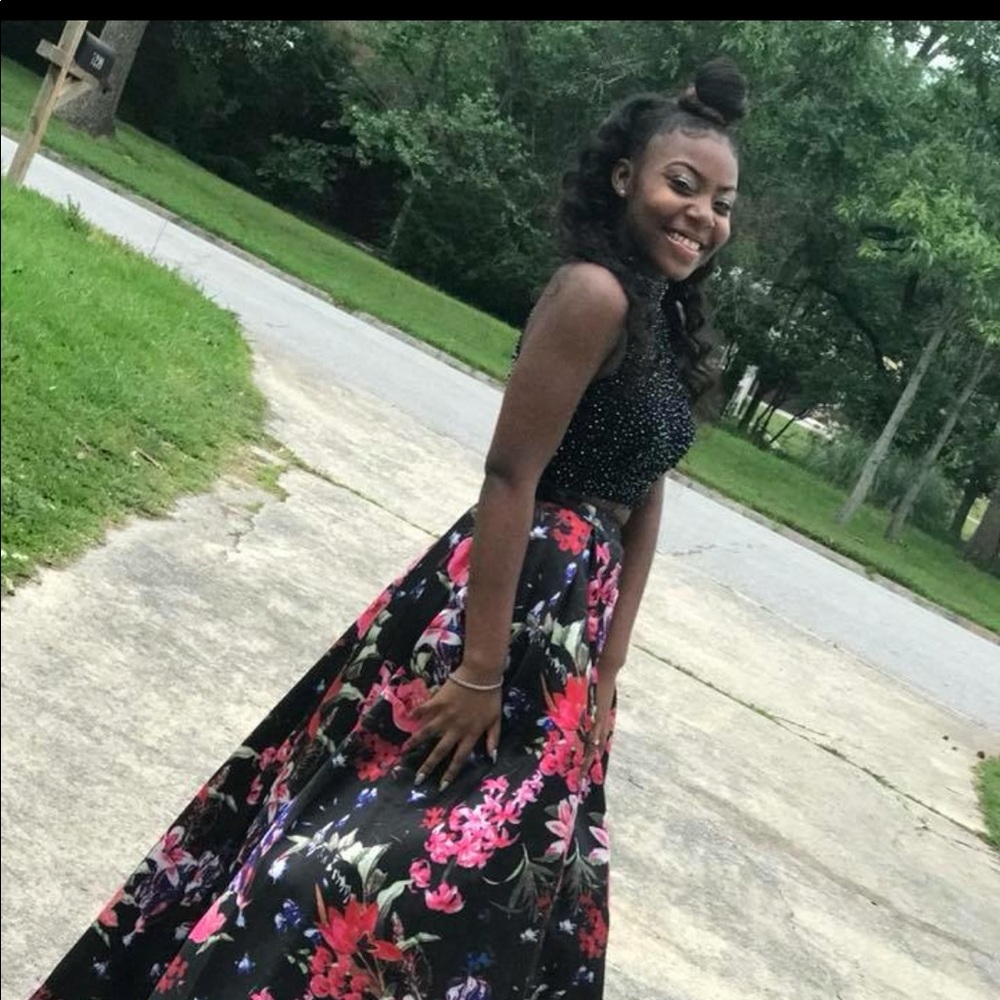 Prom Dress - Picture 3 of 8